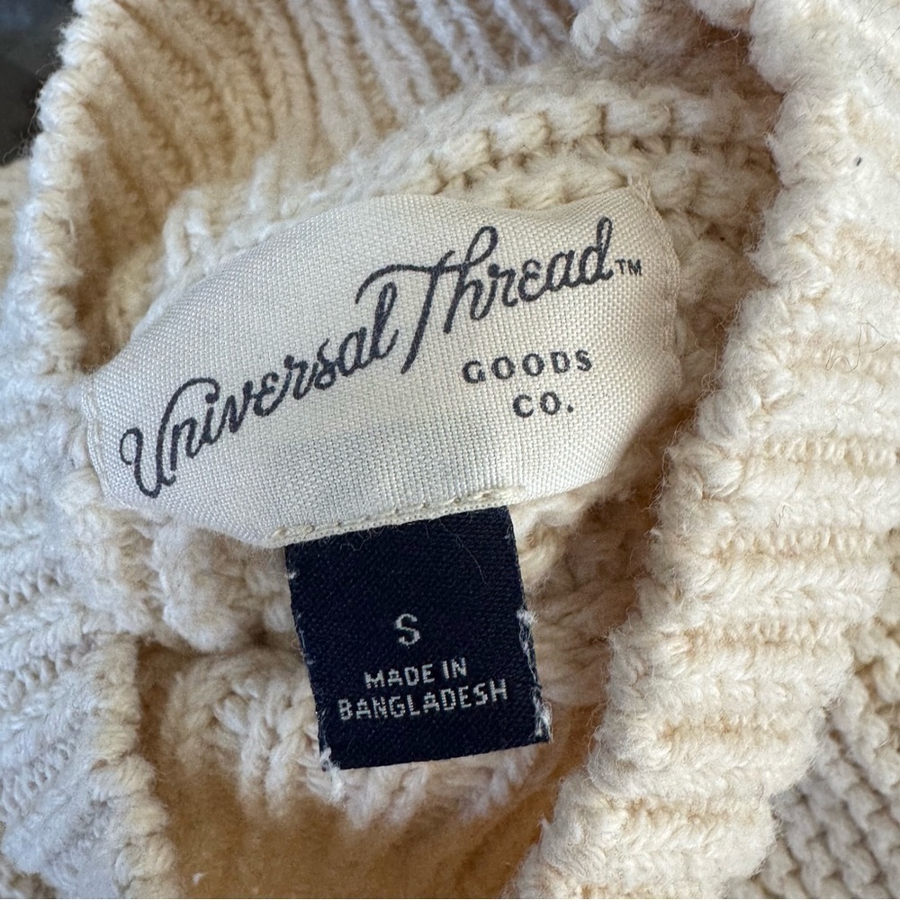 Like new! Universal Thread Cozy Cream Knit Turtleneck Sweater w/ Balloon Sleeves - Picture 7 of 7